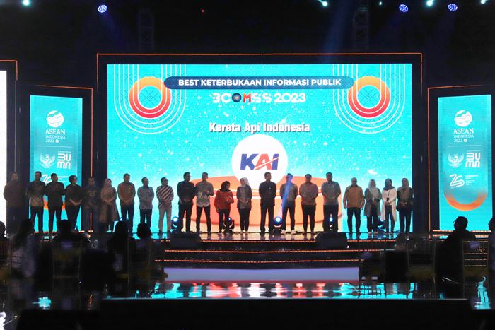 KAI Raih Juara 1 untuk Kategori Best Keterbukaan Informasi Publik dalam Ajang BUMN Corporate Communication and Sustainability Summit (BCOMSS) 2023 yang digelar Kementerian BUMN